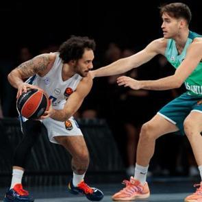 Anadolu Efes deplasmanda yıkıldı