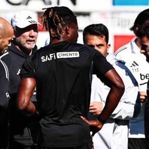 Beşiktaş'ta derbi &ouml;ncesi Rafa Silva sevinci