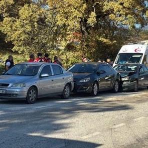 Bolu'da zincirleme trafik kazasında 3 kişi yaralandı