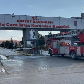 Cezaevinde dehşete d&uuml;ş&uuml;ren olay: Ziyarete gelen 4 yaşındaki kızını &ouml;ld&uuml;resiye d&ouml;vd&uuml;!