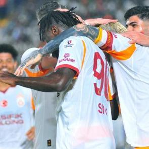 'Fırtına &ouml;ncesi sessizlik': Trabzon ma&ccedil;ı &ouml;ncesi son s&ouml;z Okan Buruk'ta