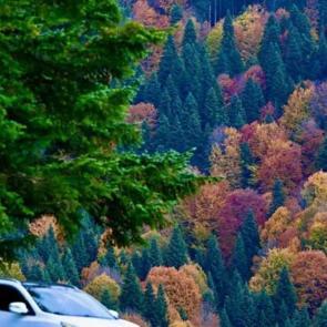 Fotoğrafçılar ve kampçılar için biçilmiş kaftan: Yayla ve volkanik göl bir arada