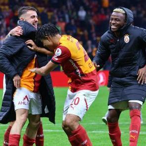 Galatasaray'ın &uuml;&ccedil; yıldızına Avrupa'dan beş kul&uuml;p talip oldu