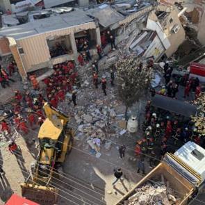 Gebze'de enkaz altında kalanların isimleri belli oldu: Binada sadece bir aile varmış!