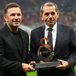 Okan Buruk'a ma&ccedil; &ouml;ncesi s&uuml;rpriz &ouml;d&uuml;l!