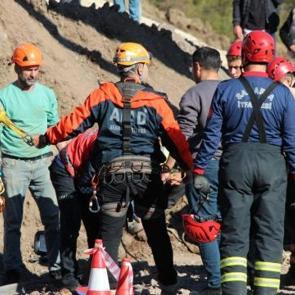 Sakarya'da facia: 30 metrelik kuyuya düşen işçi öldü