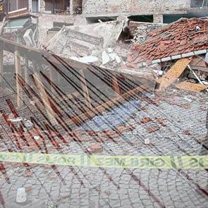 Sındırgı'daki deprem fırtınasının nedenini a&ccedil;ıkladı: Sıcak su detayı! Tesad&uuml;f değilmiş