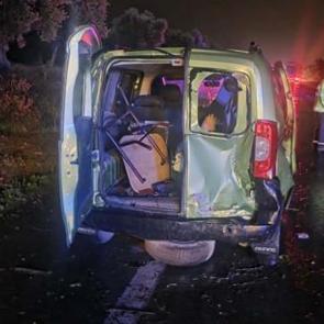 Bursa'da beton su kanalına çarpan aracın sürücüsü öldü