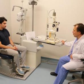 Uzmanından uyarı: 2050 yılında dünyanın yarısı gözlük kullanabilir