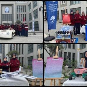 Kız öğrenciler, geliştirdikleri projelerle imam hatip geleneğini teknolojiyle buluşturuyor