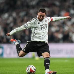 Eleştiri oklarının hedefi olmuştu! Orkun K&ouml;k&ccedil;&uuml; sessizliğini bozdu