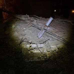 Çorum'da iki katlı metruk bina çöktü!