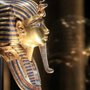 Altından maske ve tabut sergileniyor: Firavuna 7 bin metrekare yer ayrıldı