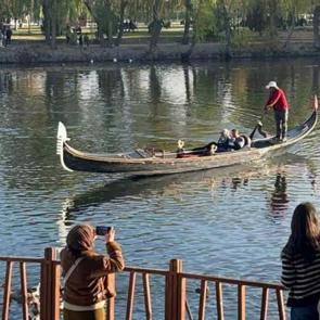 Avanos’ta “Venedik Esintisi”: Gondol turlarına yoğun ilgi
