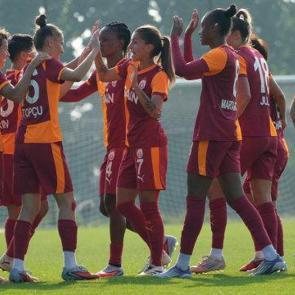 Derbide ağır hezimet! Galatasaray, Beşiktaş'ı 5 golle yıktı