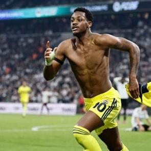 Derbinin kilidini a&ccedil;mıştı! Jhon Duran'la ilgili 'Saran' ger&ccedil;eği: Oyuncuyu b&ouml;yle kazanmış