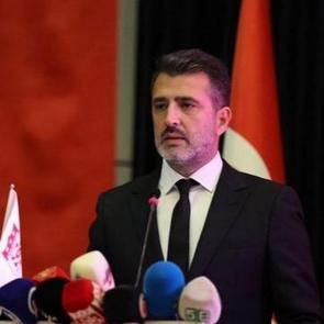 Efsane takımın 5 ay &ouml;nce se&ccedil;ilen başkanı istifa etti!