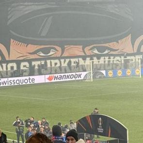 Fenerbah&ccedil;e ma&ccedil;ında &Ccedil;eklerden hadsiz pankart! 