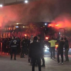  Galatasaray, Kocaeli'de coşkuyla karşılandı