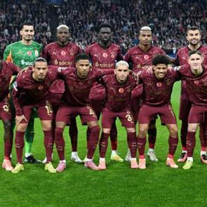 Kazan&ccedil;ta rekora koşuyorlar: Ajax galibiyetiyle gelirler tavan yaptı