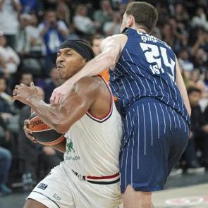 Kıran kırana kapışma! Anadolu Efes ikinci uzatmada yıkıldı