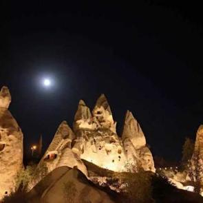 “Kunduz Süper Ay” Kapadokya’da  göz kamaştırdı