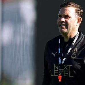 Okan Buruk, Ajax sınavı i&ccedil;in 3 'not' &ccedil;ıkardı! Yıldız isme &ouml;zel g&ouml;rev