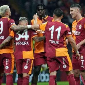 Okan Buruk'u kara kara d&uuml;ş&uuml;nd&uuml;ren gelişme! Milli yıldız ameliyat oldu: Derbide yok!