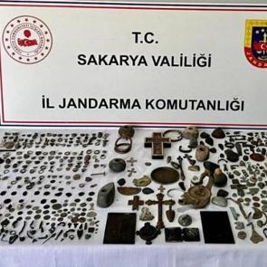 Sakarya'da 'Anadolu Mirası' operasyonu; 589 parça tarihi eser ele geçirildi