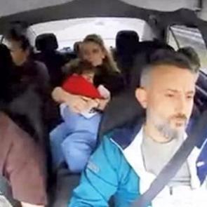 Taksi şoförü, 6 kişinin canını ustaca manevrayla kurtardı