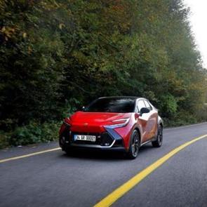 Toyota, C-HR Hybrid modelinin "GR SPORT" donanımını ürün gamına ekledi