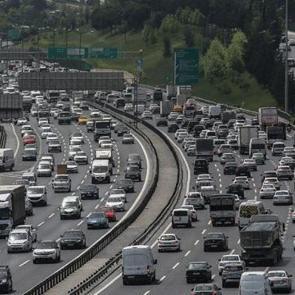 Trafikte yeni kural! &Ouml;nemli değişiklik! Bug&uuml;n y&uuml;r&uuml;rl&uuml;ğe girdi!