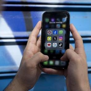 Meşgul edilen gençlik dijital kandırılmışlık