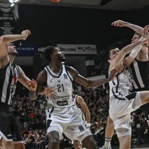 Şehitlerimizin unutulmadığı ma&ccedil;ta Beşiktaş'tan muhteşem zafer