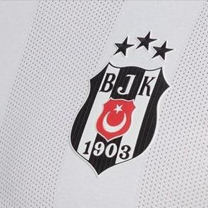 Beşiktaş'ın forveti sakatlandı
