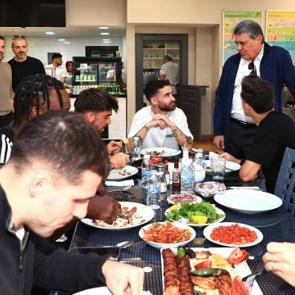 &Uuml;mraniye'de gergin sabah: Rafa Silva antrenmana katılmadı