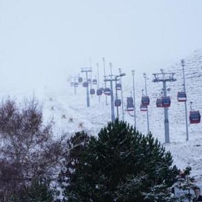 Erciyes'te yoğun kar yağışı! Beyaza b&uuml;r&uuml;nd&uuml;! 