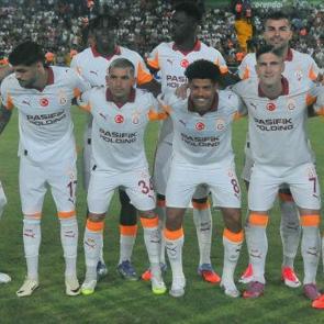 Galatasaray'da ayrılık: Okan Buruk saatler &ouml;nce son kararını verdi