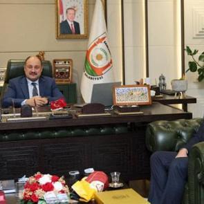 Galatasaray'dan Mehmet Kasım G&uuml;lpınar'a ziyaret