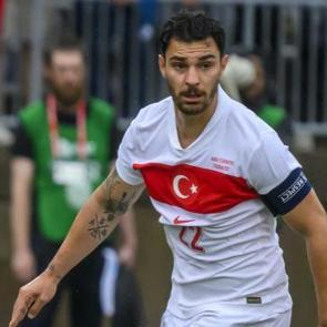 Galatasaray'ın milli yıldızına s&uuml;rpriz teklif! Ayrılığa sıcak bakıyor