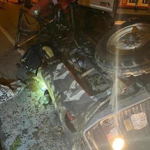 Karı kocanın acı &ouml;l&uuml;m&uuml;! TIR ile &ccedil;arpıştılar