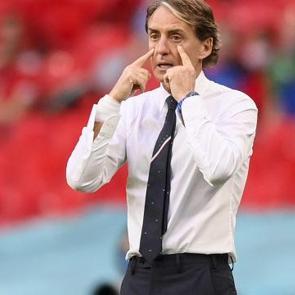 İtalya'da Mancini 3 yıl sonra yeniden milli takımın başına ge&ccedil;ti