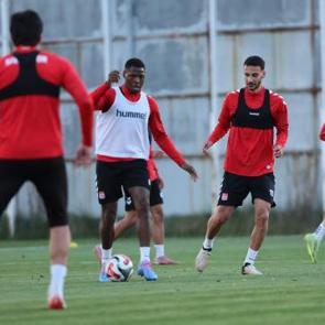 Sivasspor&rsquo;da Esenler Erokspor ma&ccedil;ı hazırlıkları başladı