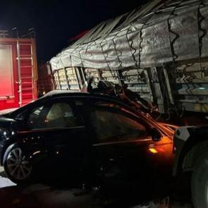 Afyonkarahisar'da TIR ile otomobil çarpıştı: 2 ölü, 2 yaralı