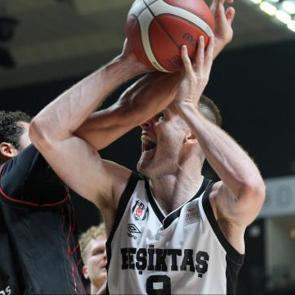 Beşiktaş'ın parkede bileği b&uuml;k&uuml;lm&uuml;yor: 9'da 9 yaptılar