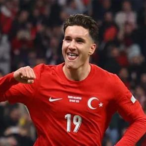 Deniz Gül kimdir, aslen nereli, hangi takımda? İspanya maçında şov yaptı