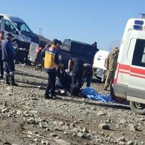 El freni çekilmeden park edilen kamyonet, baraj gölüne düştü; 1 ölü