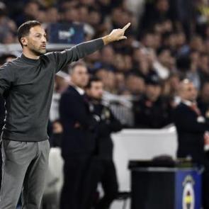 Fenerbah&ccedil;e'nin Rizespor kadrosu a&ccedil;ıklandı: Yıldız isim listede yok