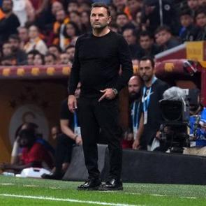 Galibiyete sevinemediler! Okan Buruk taraftarları yıkan haberi duyurdu