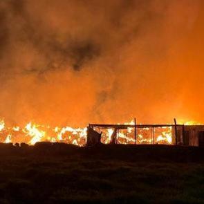 İzmir’de belediyeye ait çöp depolama alanında yangın